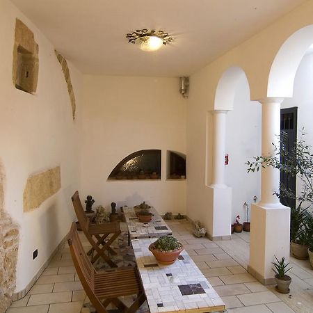 B&B Altrov'E Parabita Zewnętrze zdjęcie