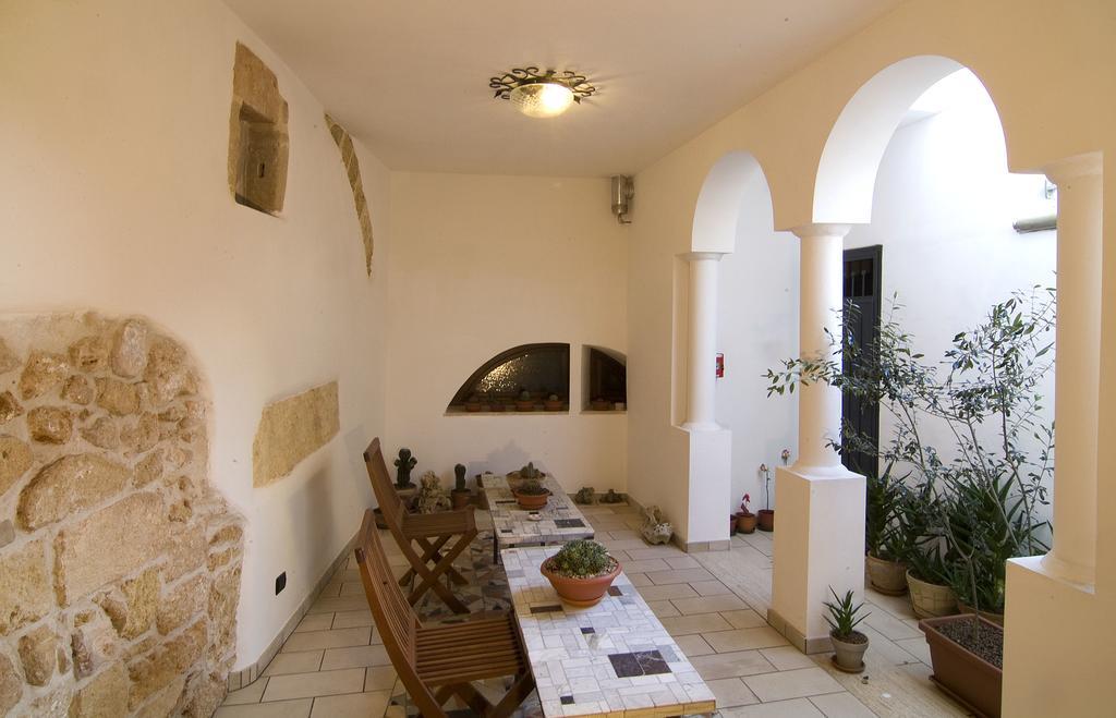B&B Altrov'E Parabita Zewnętrze zdjęcie